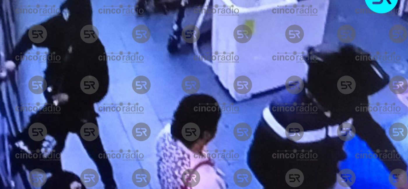 **Asalto a joyería en Puebla: Cinco delincuentes roban mercancía valuada en 100 mil pesos**